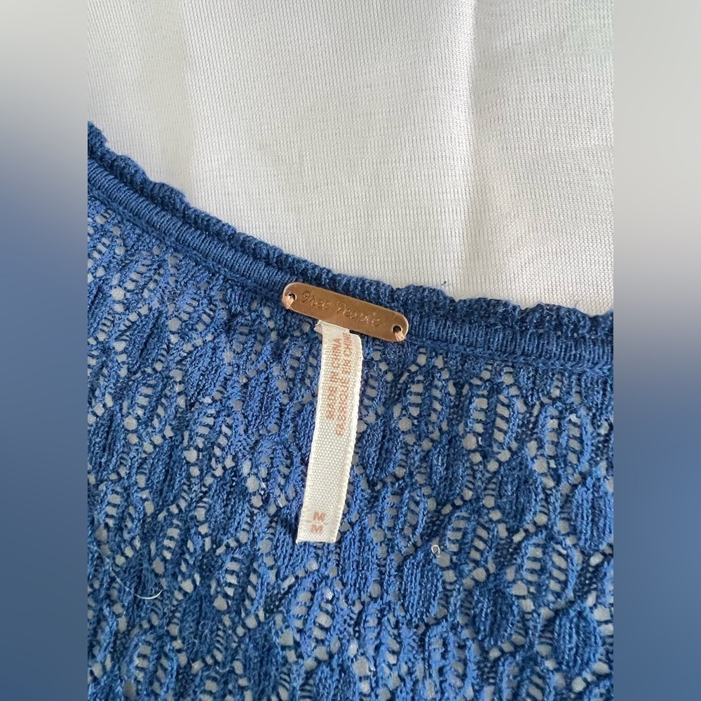 Free People Ruffle Front Crochet Henley Blue Sweater Size Medium - Picture 6 of 11